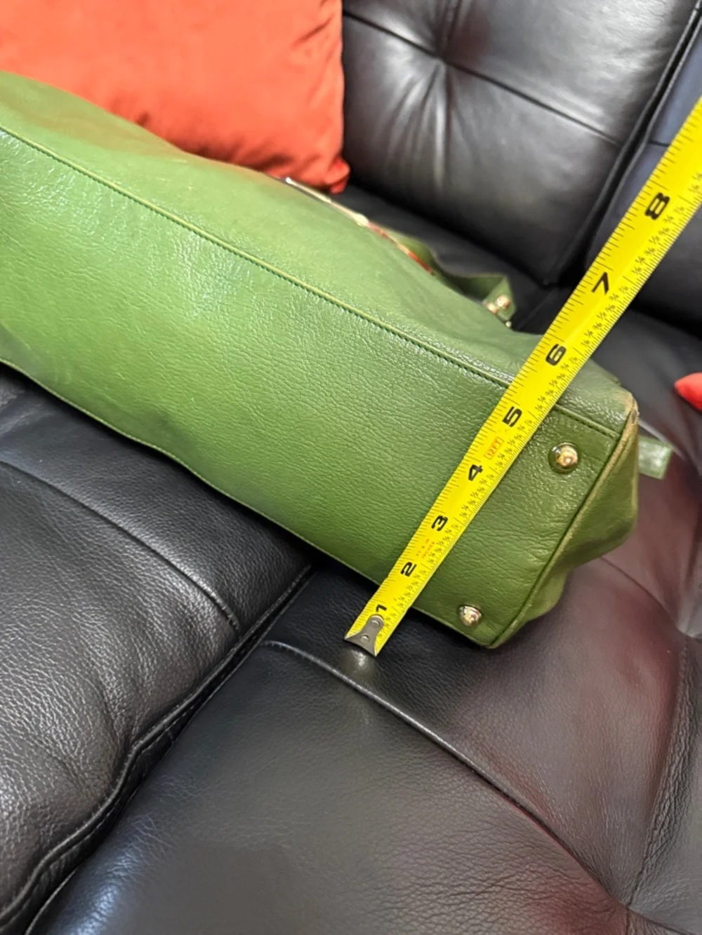 Gucci Kelly Green Leather Shoulder Bag with Gold Logo - Picture 15 of 16